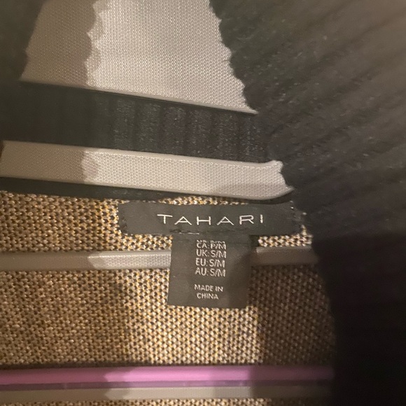 Tahari Plaid Poncho. - Picture 3 of 7